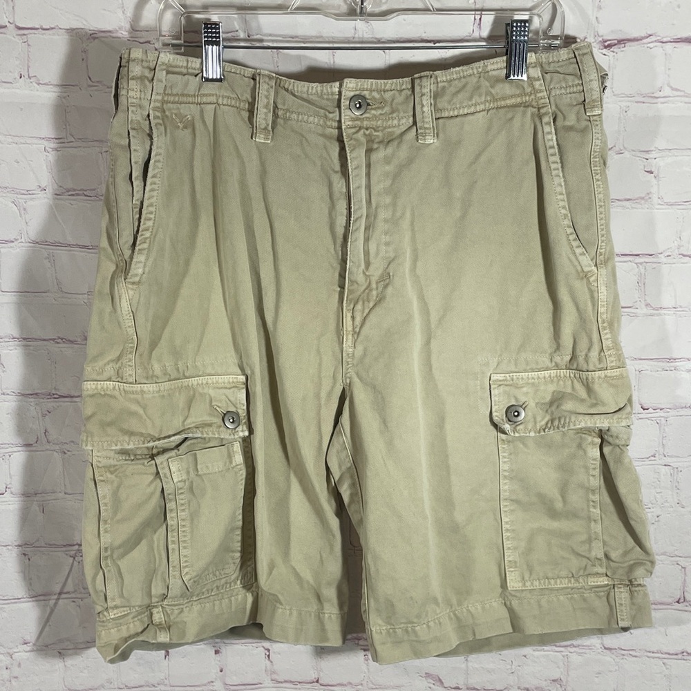 American Eagle Outfitters Distressed Khaki Cargo Shorts Size 33